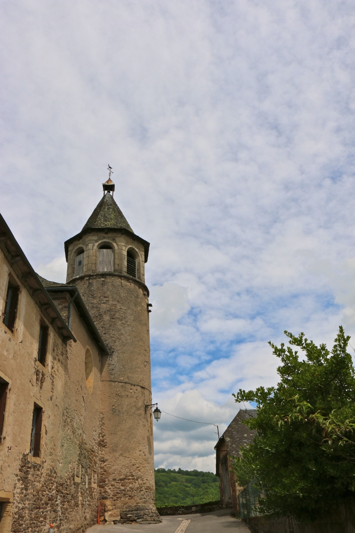 Le-clocher-de-l-eglise-saint-thomas-becket-de-canterbury - Castelnau-de-Mandailles