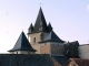 le clocher et les toits de l'église