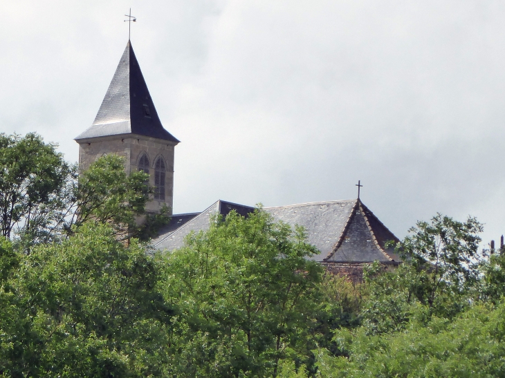 Vue sur l'église - Ols-et-Rinhodes