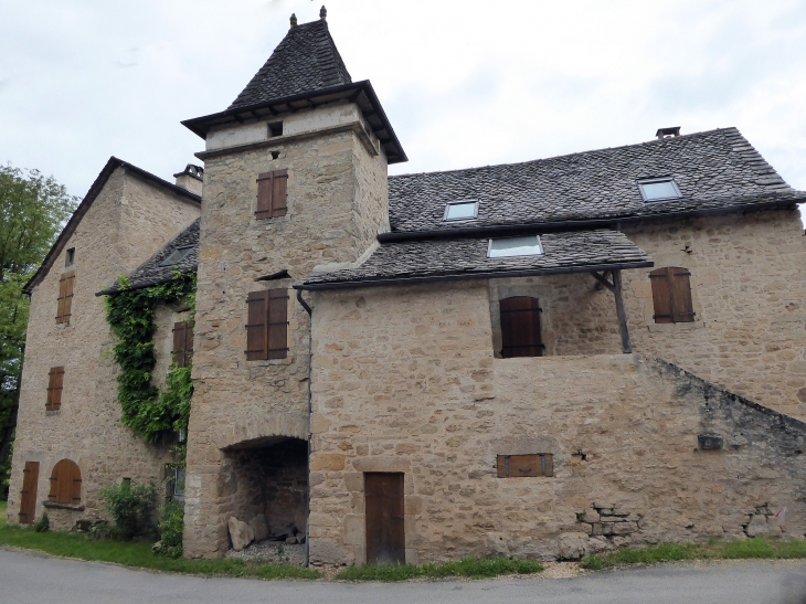 Espeilhac : maison du hameau - Roussennac