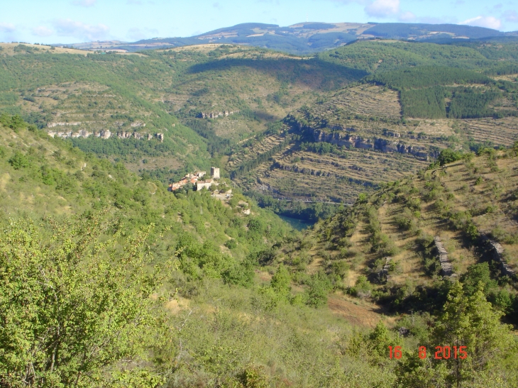 Auriac vu des hauteurs dominant la vallee du tarn - Saint-Rome-de-Tarn