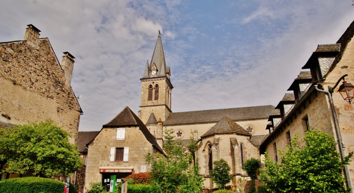 //église Sainte Genevieve - Sainte-Geneviève-sur-Argence