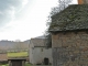 Puits près de l'église fortifiée d'Inières.