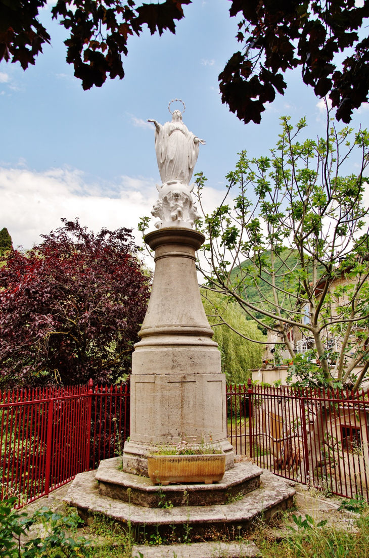 Statue - Versols-et-Lapeyre
