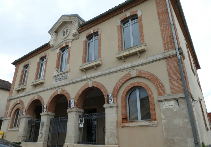La mairie - Castelnau-d'Auzan