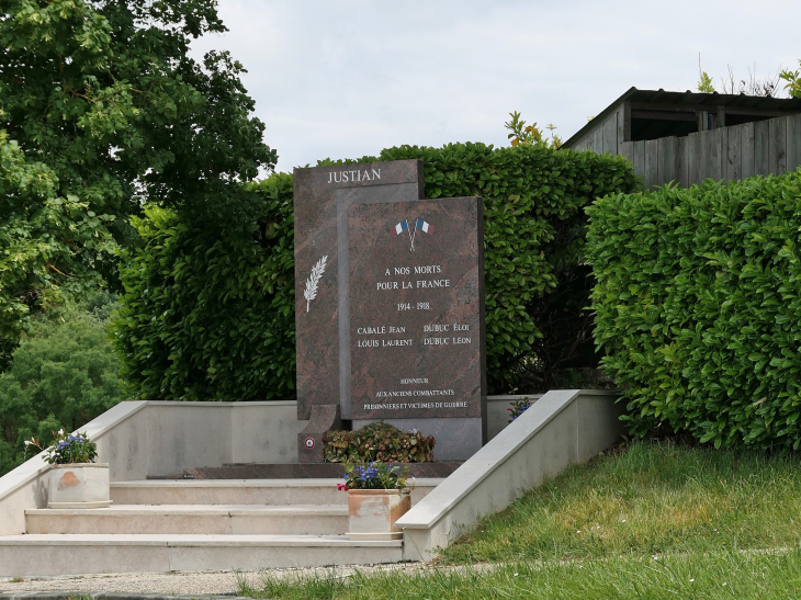 Le monument aux morts - Justian