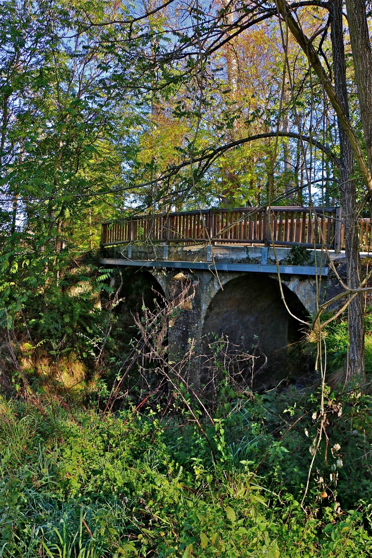 Le pont sur l'Arrats - Lamaguère