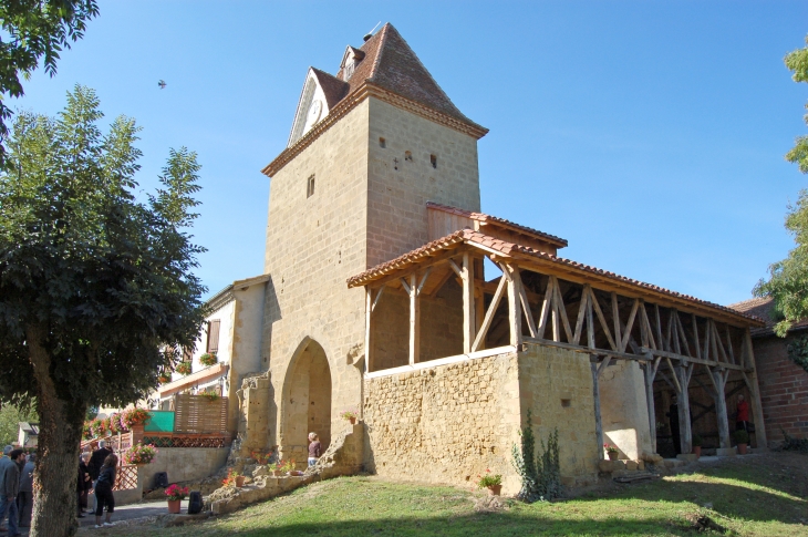 Tour Porte de Ville (fin XVème siècle) classée au Patrimoine de France - Mont-d'Astarac