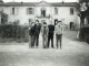 Dans les années 40…devant le château de Ponsampère de gauche à droite : Roger Seillan, Léon Pouy, Pierre Pouy et Labardens.