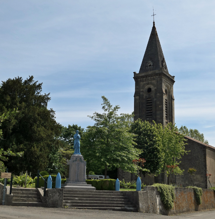 L'église et le monument aux morts - Viella