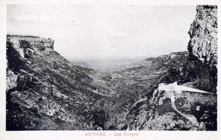 Les Gorges, vers 1920 (carte postale ancienne). - Autoire