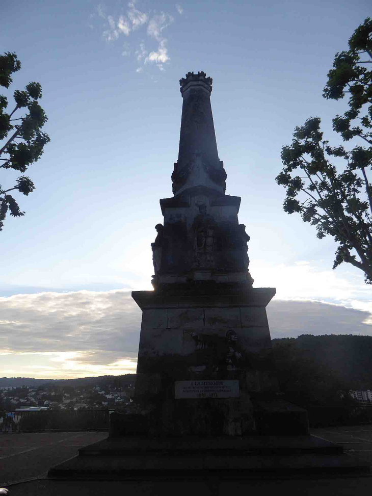Le monument aux morts - Cahors
