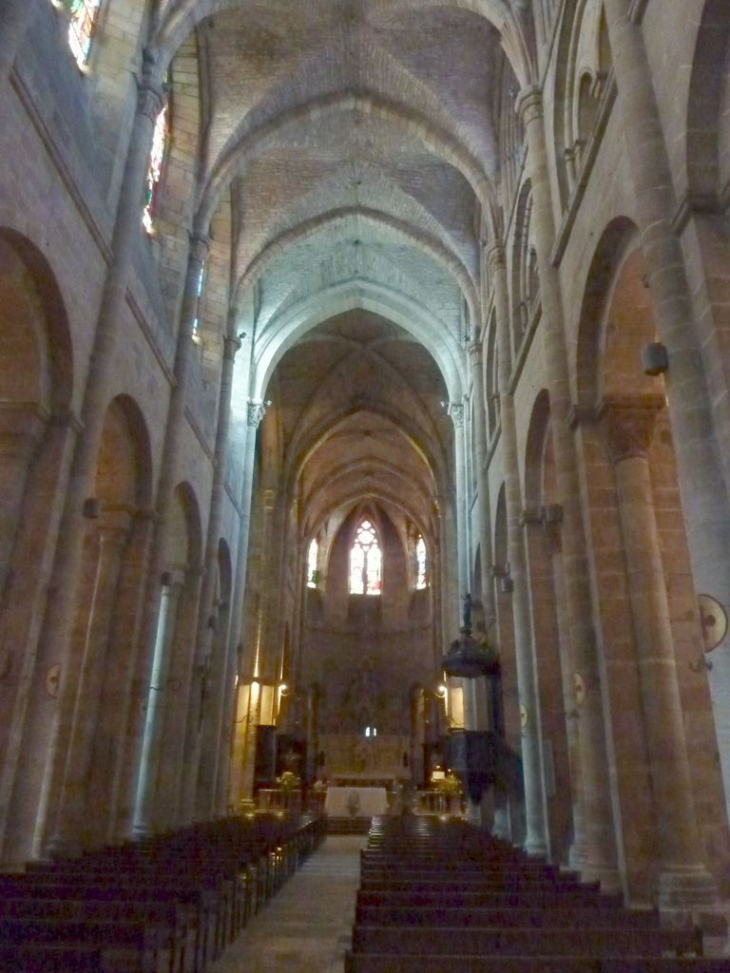 Nef église St Sauveur - Figeac