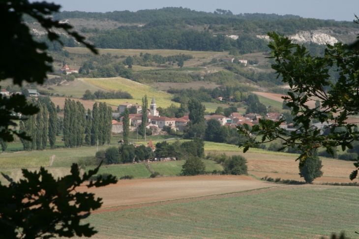 Vue du village de la route de St Matré - Le Boulvé