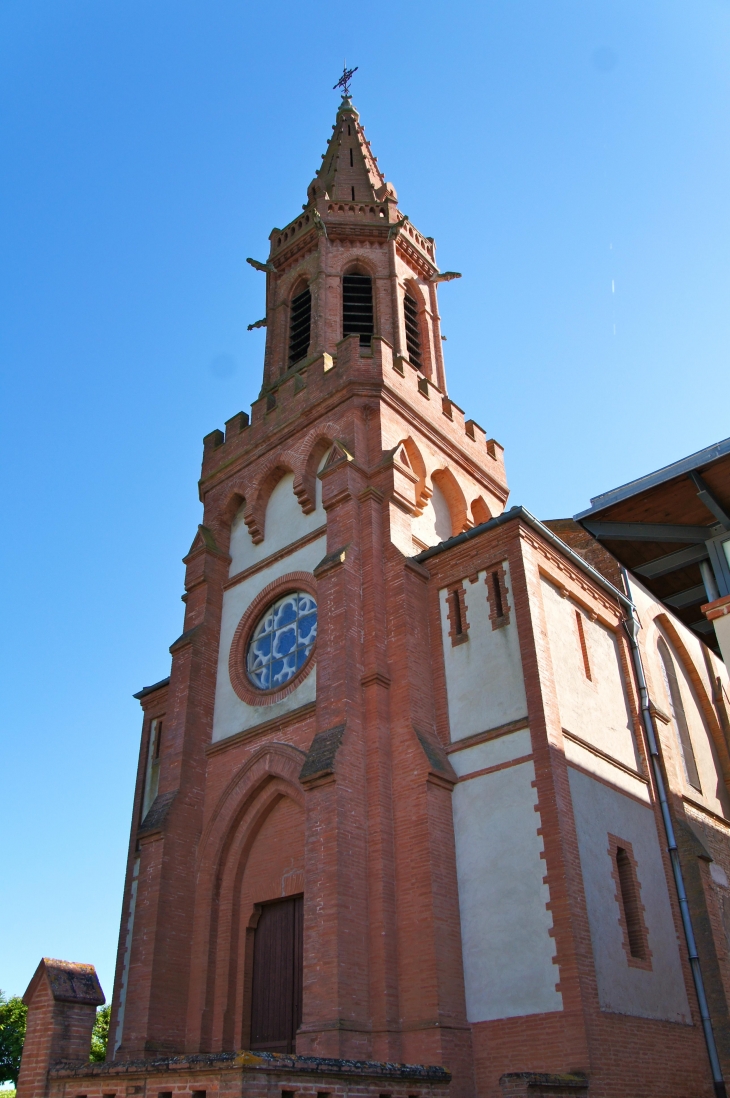 Façade occidentale de l'église Saint Pierre et Saint Paul. - Cordes-Tolosannes
