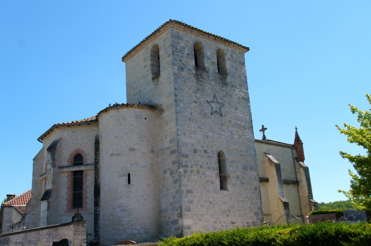 Le chevet et le clocher de l'église sainte Juliette. - Sainte-Juliette
