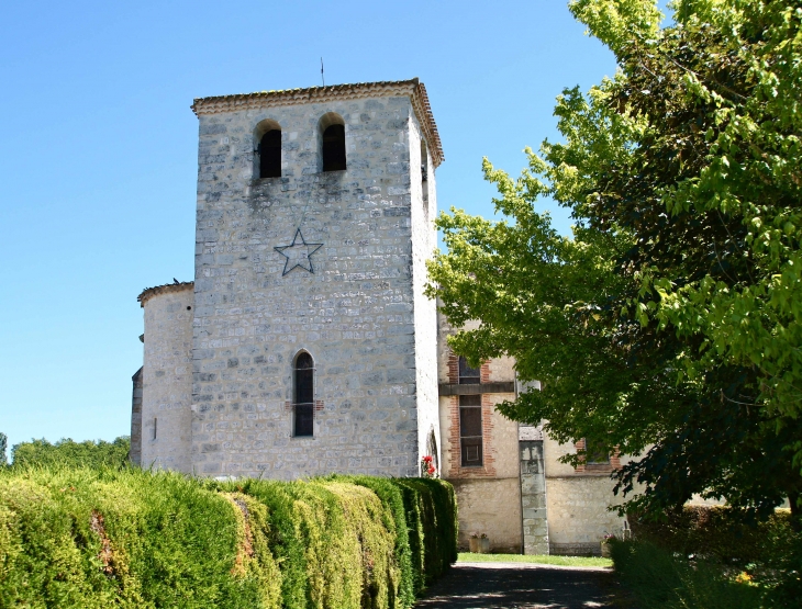 Le clocher de l'église Sainte Juliette. - Sainte-Juliette
