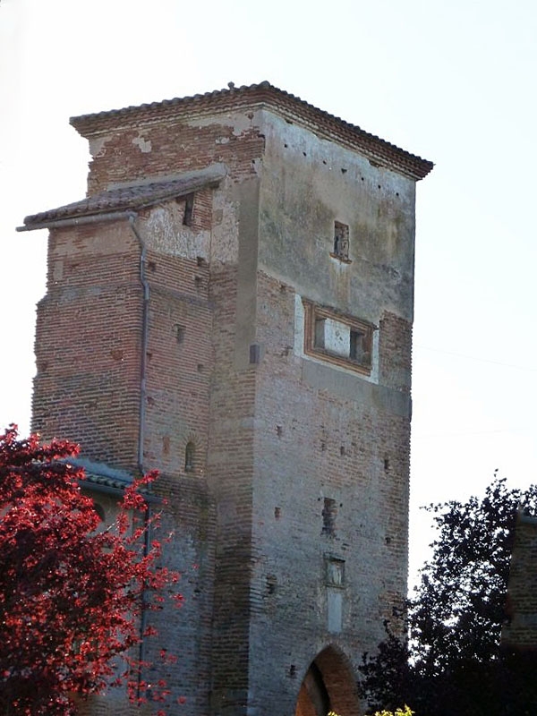 La porte de la rue de la Tour - Brens