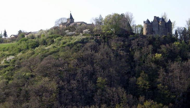 Vue sur le village et le château - Saint-André