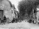 Début XXe siècle - Avenue de la Gare (carte postale ancienne).