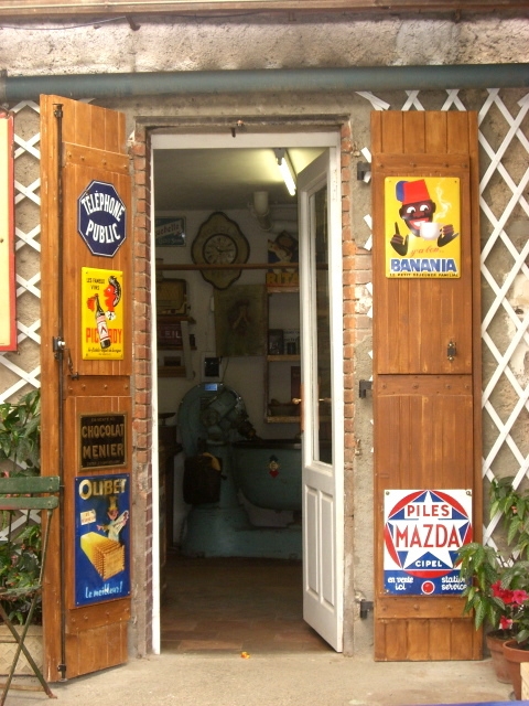 L'épicerie d'antan reconstituée avec gôut - Sérénac