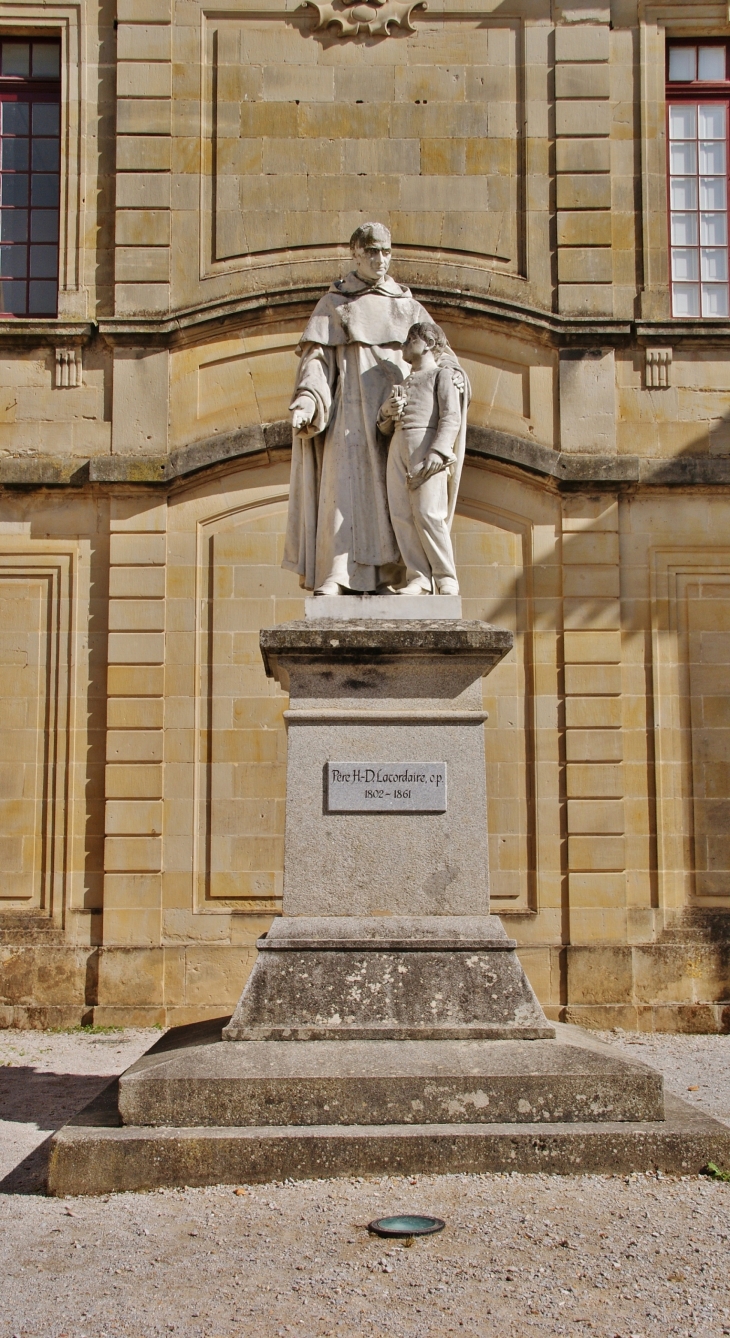 Abbaye école ( La Cour Statue du Père Henri Lacordaire ) - Sorèze