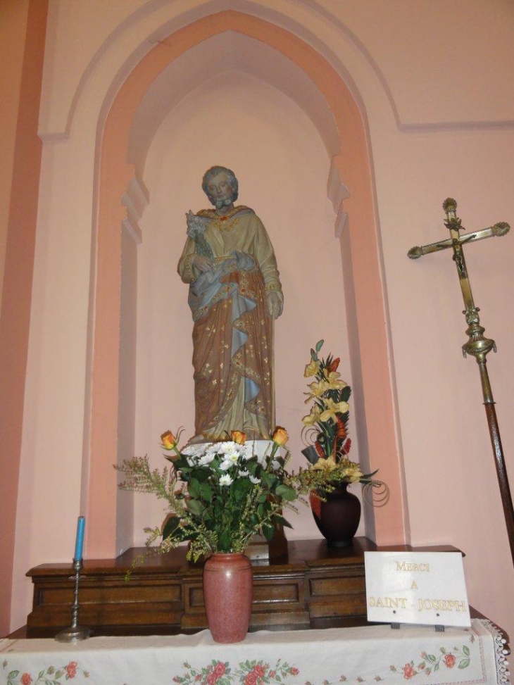 Assevent (59600) statue de St.Josph patron de l'église