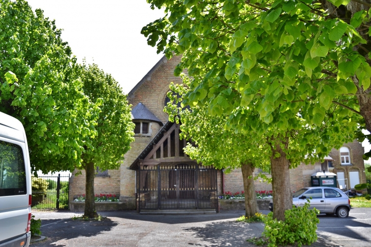 OOterstenne Commune de Bailleul(L'église)