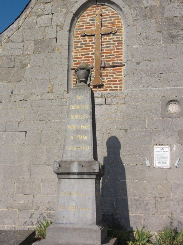 Bérelles (59740) monument aux morts