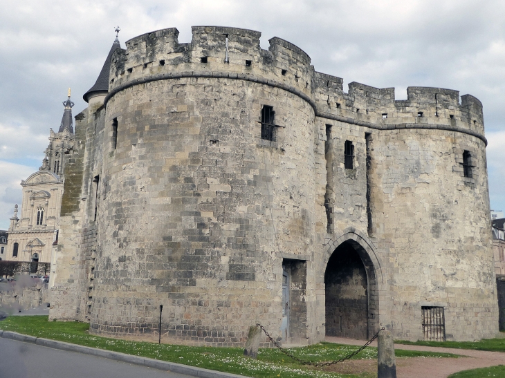 La porte de Paris : entrée Sud de la ville - Cambrai