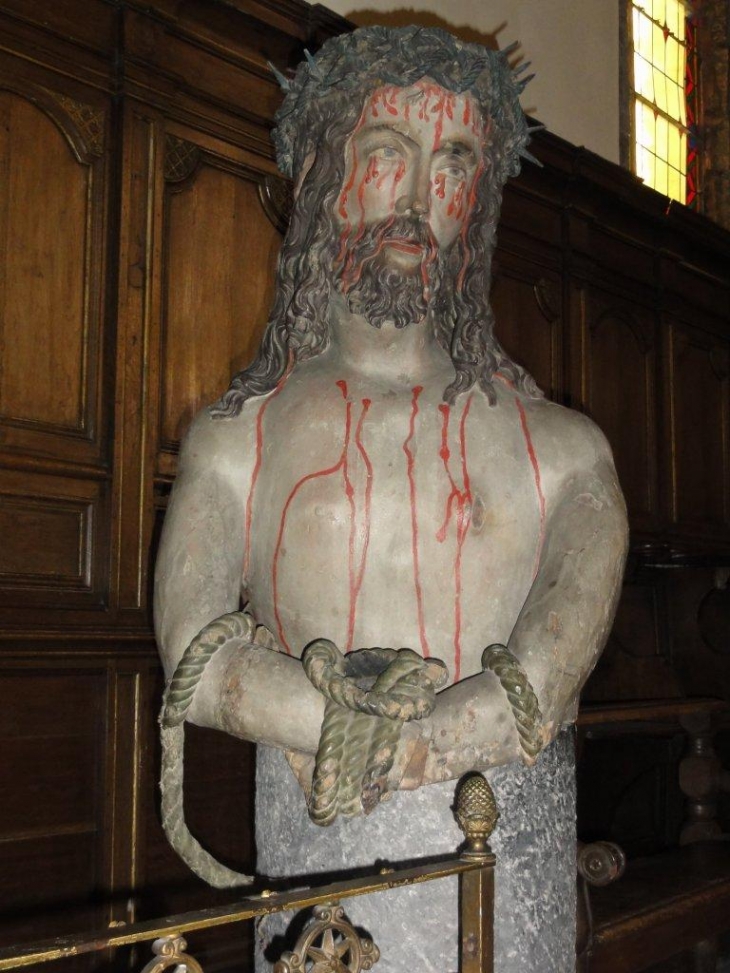 Cousolre (59149) église: statue Christ aux liens