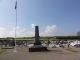 Cousolre (59149) cimetière: monument aux morts et tombes de guerre
