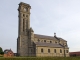 Eglise Saint-Léger. Construite en 1930 par Louis Prugniaud, Omer Boury et Eugène Sauvegrain. L'ancienne église Saint-Léger de 1571, dont la tour massive a donné son nom au village, est démolie en 1917 lors de la bataille de Cambrai.