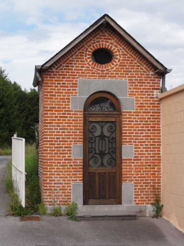 Trélon (59132) chapelle, busstop la Chapelle