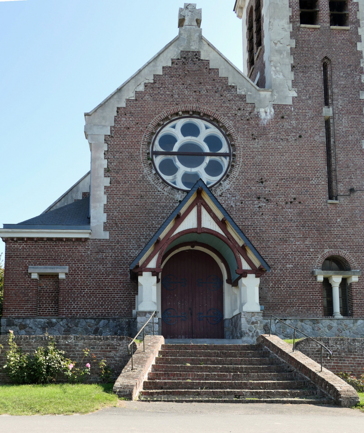 L'entrée de l'église - Barastre
