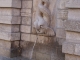Photo suivante de Boulogne-sur-Mer une fontaine a la porte de la vieille ville