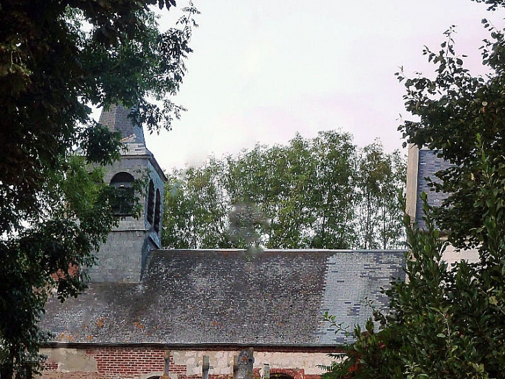 Vue sur l'église - Colline-Beaumont