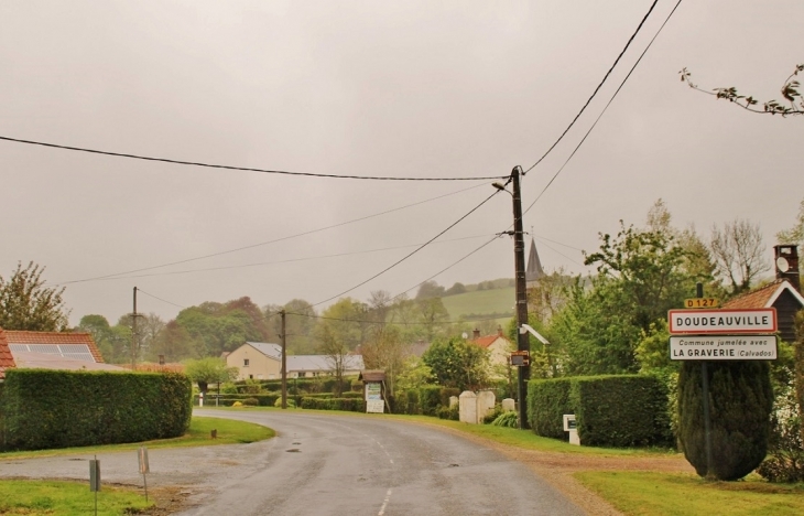 Le Village - Doudeauville