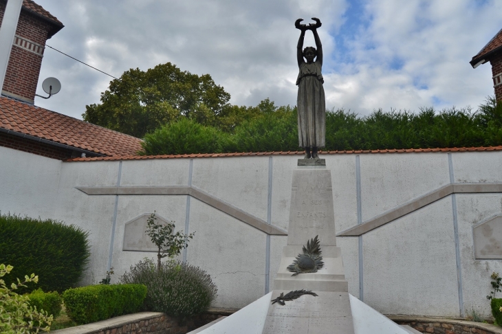 Monument aux Morts - Vimy