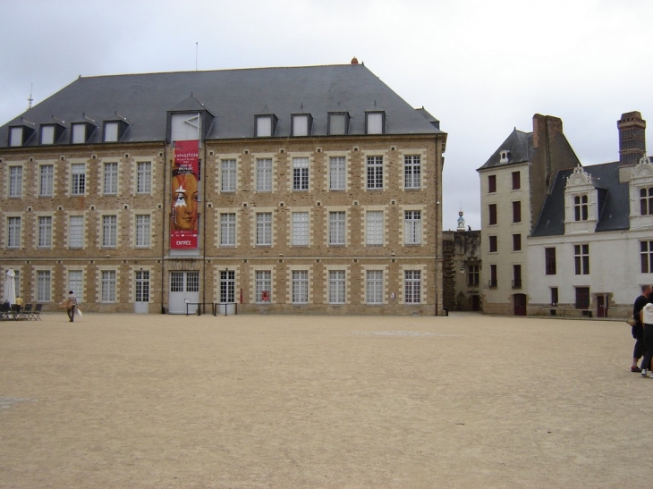 La cour du chateau - Nantes