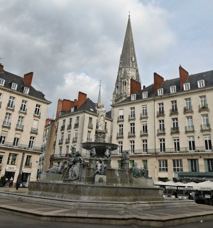 Place Royale et basilique Saint Nicolas - Nantes