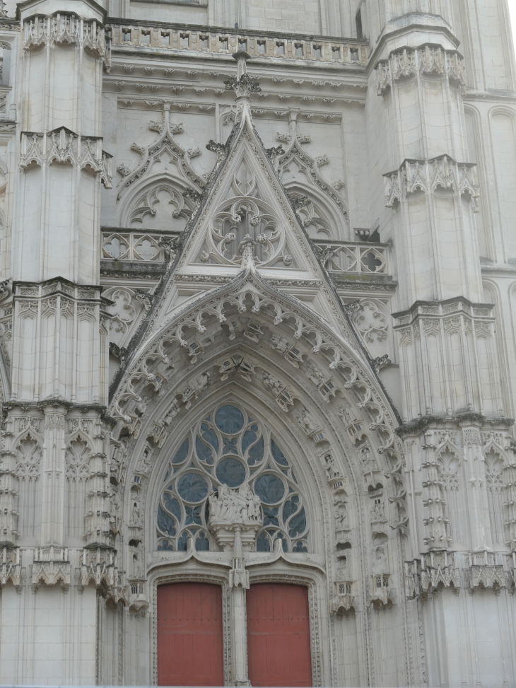 L'entrée de la cathédrale - Nantes