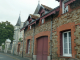 rue d'Anjou : mairie et petit manoir