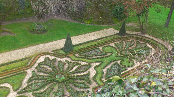 Jardins dans la douves Angers
