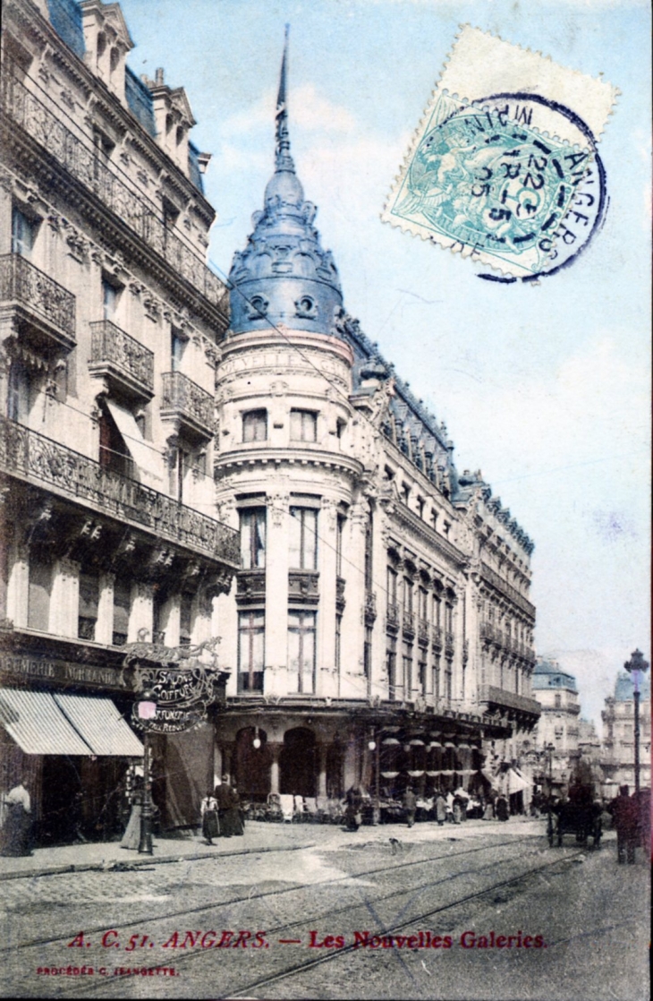 Les Nouvelles Galeries, vers 1905 (carte postale ancienne). - Angers