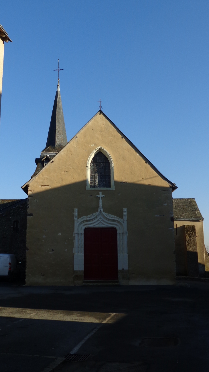 Façade de l'église Saint-loup - La Jaille-Yvon