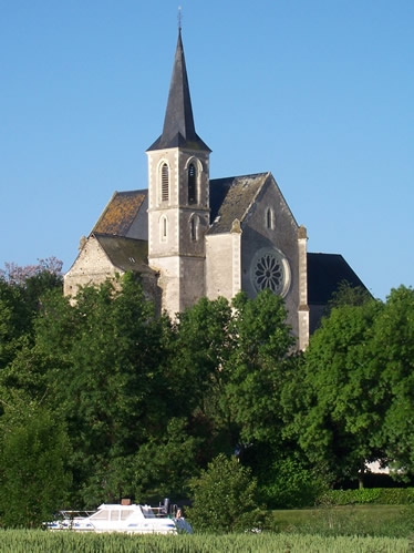 L'église - Montreuil-sur-Maine