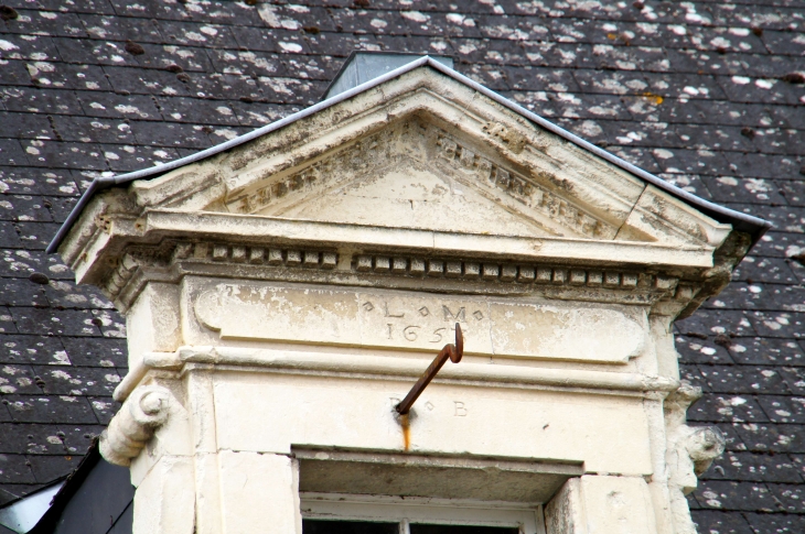 Fenêtre de 1653. - Montsoreau