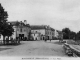 Photo suivante de Montsoreau La place, début XXe siècle (carte postale ancienne).