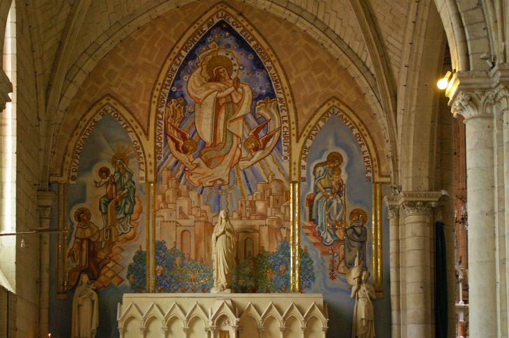 Eglise Saint-Nicolas de Saumur. Saint-Nicolas était la paroisse des mariniers de Loire. 